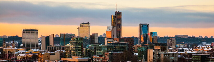 Fototapeta premium Zachód słońca w Wilnie