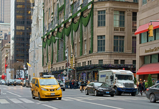 Saks Fifth Avenue, American Luxury Department Store In Midtown Manhattan, New York City