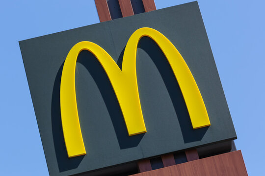 McDonalds Logo McDonald's Restaurant Mc Donald's Mc Donalds Stuttgart