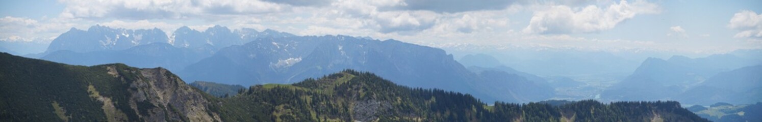 Chiemgauer Berge und Kaisergebirge