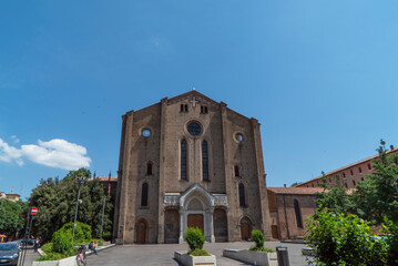 Fototapeta na wymiar Facede of Basilica San Francesco in Bologna Italy