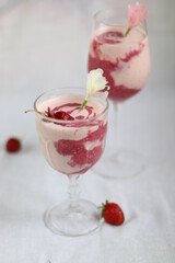 yogurt with strawberry