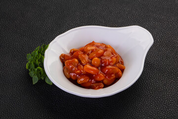 Baked kidney with tomato sauce