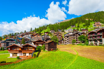 Fototapeta na wymiar Traditional houses in Zermatt, Switzerland