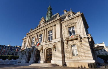 Fototapeta na wymiar The beautiful City hall of Levallois-Perret, France.