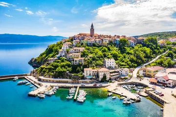 Foto op Plexiglas Mooie stad Vrbnik, eiland Krk, Kroatië, luchtfoto © Mislav