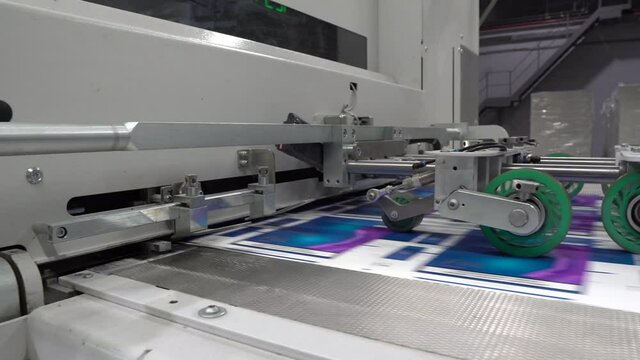 cardboard blank die cutting machine