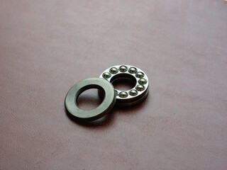 Thrust ball bearing open, used to accomodate axial loads