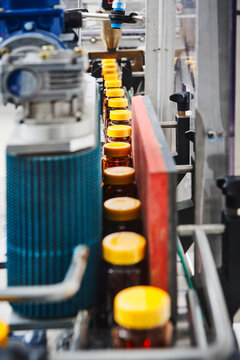 Chain of packaging and manufacture of tablets and vials of tablets and pills industrially for the medical and health sector