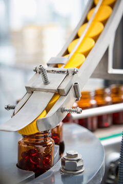 Chain of packaging and manufacture of tablets and vials of tablets and pills industrially for the medical and health sector