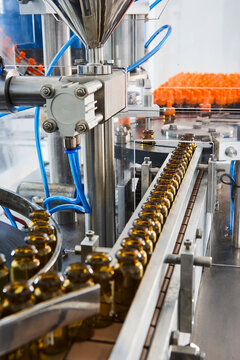 Chain of packaging and manufacture of tablets and vials of tablets and pills industrially for the medical and health sector