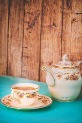 taza de té caliente con tu tetera, hora del té