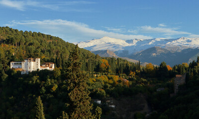 Fototapeta na wymiar View of the Generalife and Sierra Nevada from Mirador de San Nicolás