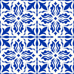 Majolica pottery tile, blue and white azulejo, original traditional Portuguese and Spain decor. Seamless Damask pattern. Hand drawn pattern. Ceramic tile in talavera style. Vector