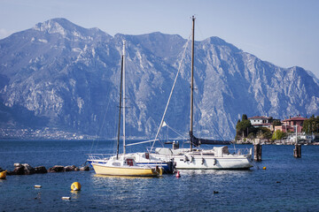 Fototapeta na wymiar Yachts on Lake Garda Italy
