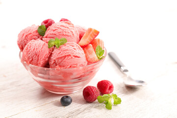 bowl with raspberry ice cream scoop