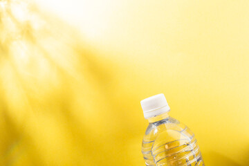 ペットボトルドリンク。水。健康、医療や運動のイメージ。