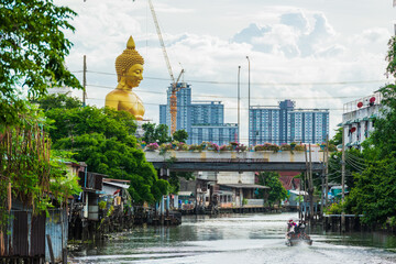 Big golden buddha image 