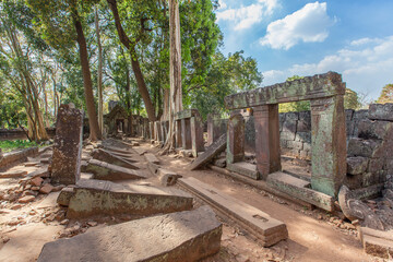 Fototapeta premium Beng Mealea Temple is a temple in the Angkor Wat style located east of the main group of temples at Angkor, Siem Reap, Cambodia.
