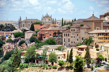 Fototapeta na wymiar Panorama of the old city of Toledo, the former capital of Spain.