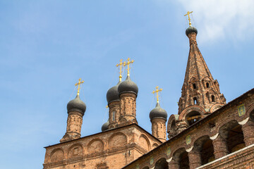 Fototapeta na wymiar Krutitskoe Compound Cathedral in Moscow