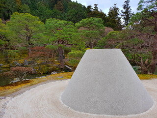 Zen pyramid