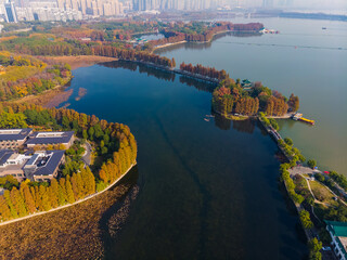 Fototapeta premium Hubei Wuhan East Lake Scenic Area Late Autumn Aerial Photography Scenery