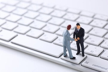 SNS採用成功事例とその戦略:エスキューが導く次世代リクルーティングの最前線