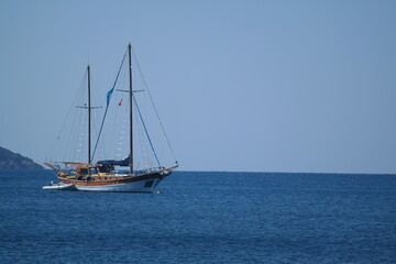Fototapeta na wymiar sailing boat on the sea