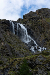 Obraz premium Cascata in alta montagna