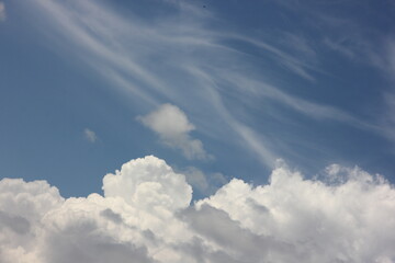 exture clouds against a blue sky
