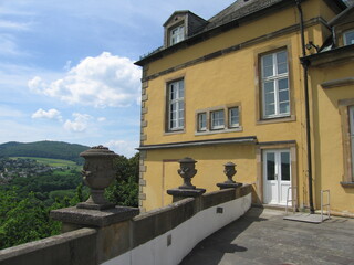 Fototapeta na wymiar Schlossterrasse Schloss Friedrichstein in Bad Wildungen