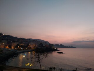 Obraz premium sunset over the river