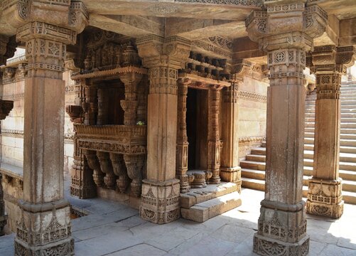 Adalaj Stepwell Is A Stepwell Located In The Village Of Adalaj. It Was Built In 1498 In The Memory Of Rana Veer Singh (the Vaghela Dynasty Of Dandai Des), By His Wife Queen Rudradevi