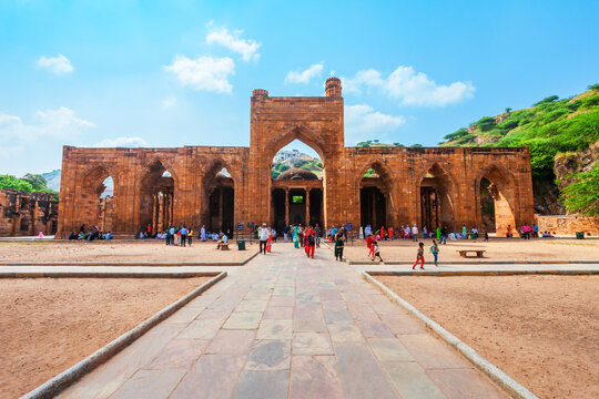 Adhai Din Ka Jhonpra mosque, Ajmer