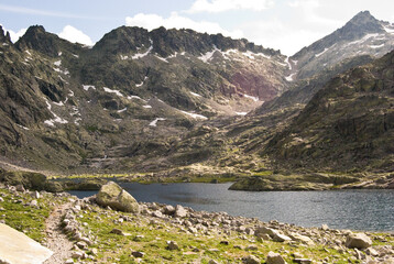 Circo de gredos, laguna grande y pico Almanzor, Ávila, España