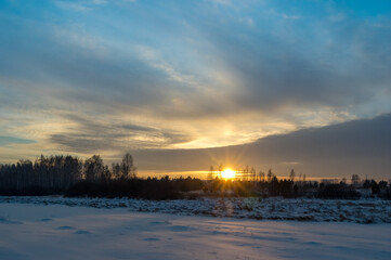 Fototapeta na wymiar sunset in the winter forest
