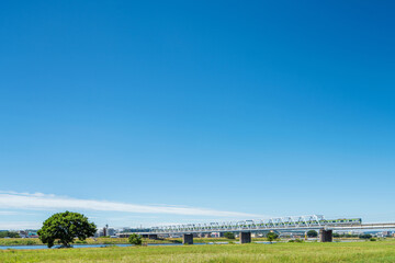 多摩川河川敷の風景