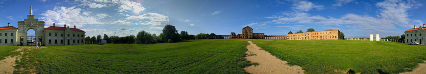 Fototapeta na wymiar panorama, view of the castle, ruins of the castle