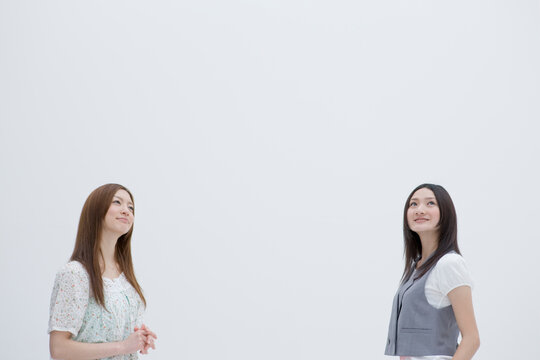 思い浮かべる2人の女性