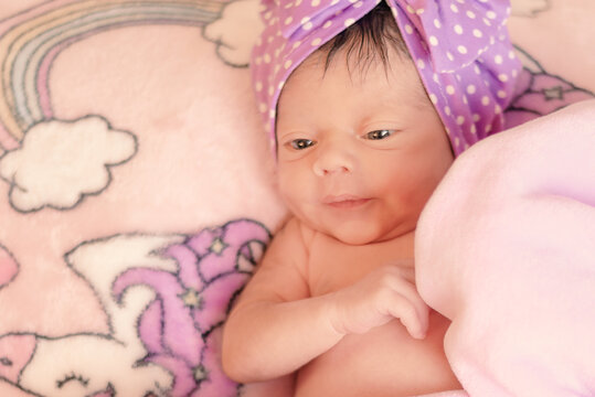 Newborn bebe Recien nacido hembra niña infanil