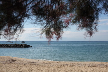 Paisajes mediterráneos de localidad costera española