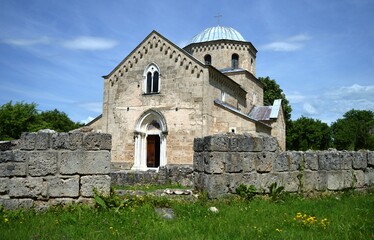 Fototapeta na wymiar an old Serbian Orthodox monastery