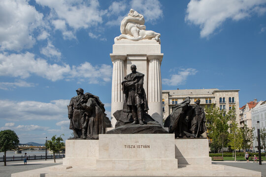 Monument to Tisza Istvan in Budapest