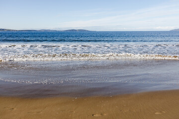 Fototapeta na wymiar beautiful pristine Tasmanina beach on a winter morning