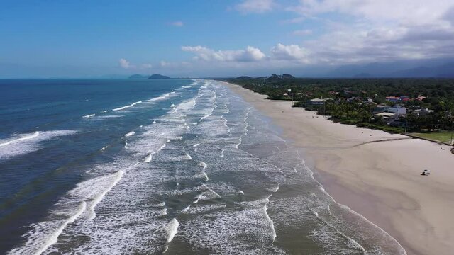 Dia lindo na praia de Guaratuba em Bertioga e o encontro com as &aacute;guas do Rio Guaratuba