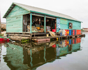 Fototapeta na wymiar Tonle Sap Lake is a floating community in Cambodia