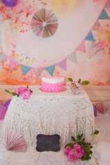 Gâteau d'anniversaire à étages pour une petite fille