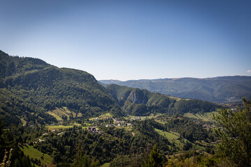 Fototapeta na wymiar traumhafte Landschaft in den Bergen von Rumänien