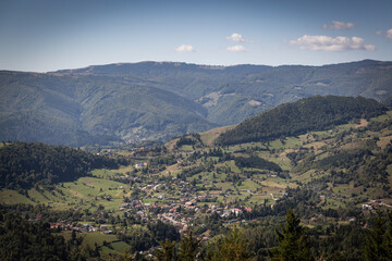Fototapeta na wymiar traumhafte Landschaft in den Bergen von Rumänien